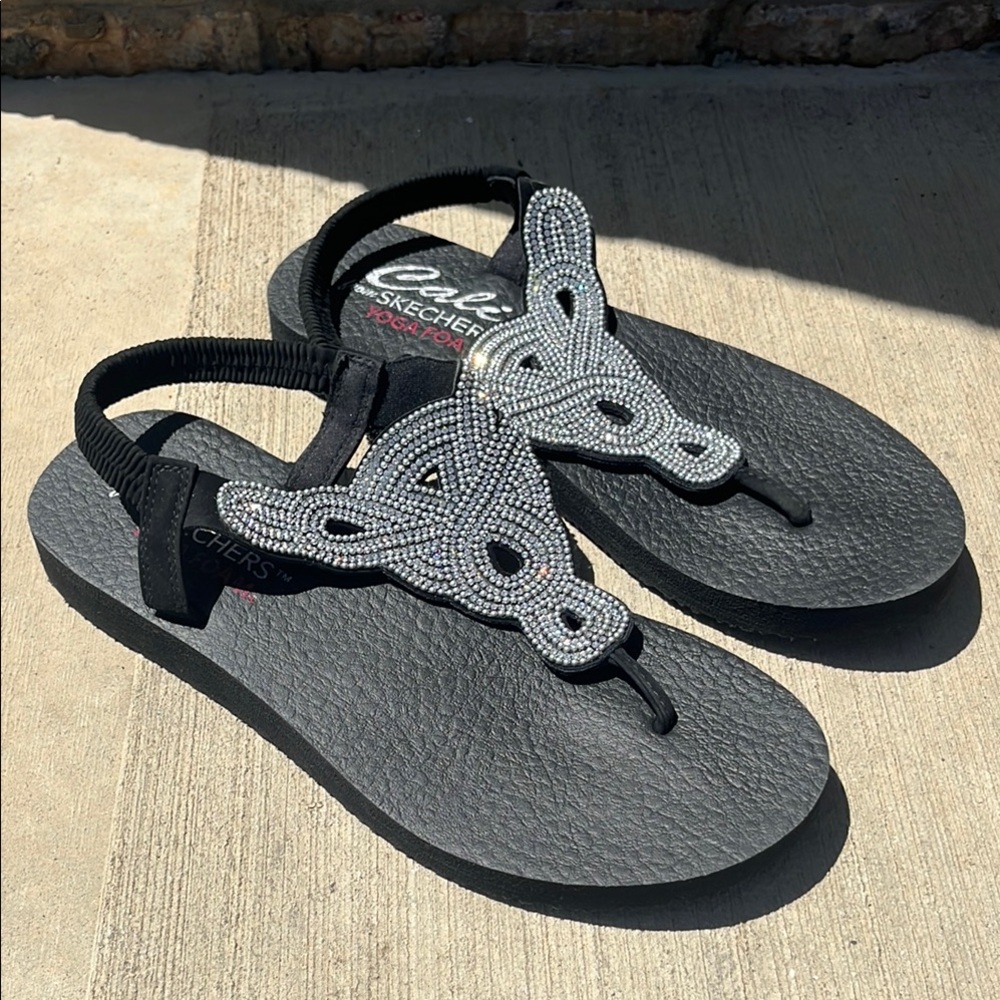 Cali from Skechers Yoga Foam Flip Flops Beaded Black Thong Sandals Womens Size 9